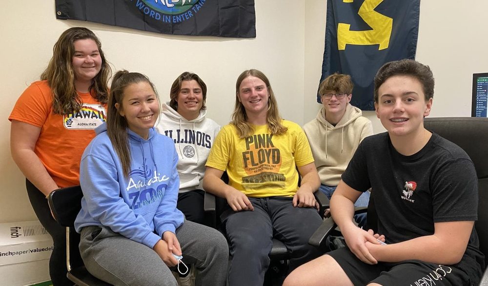 Vernois News Editorial Staff 21-22